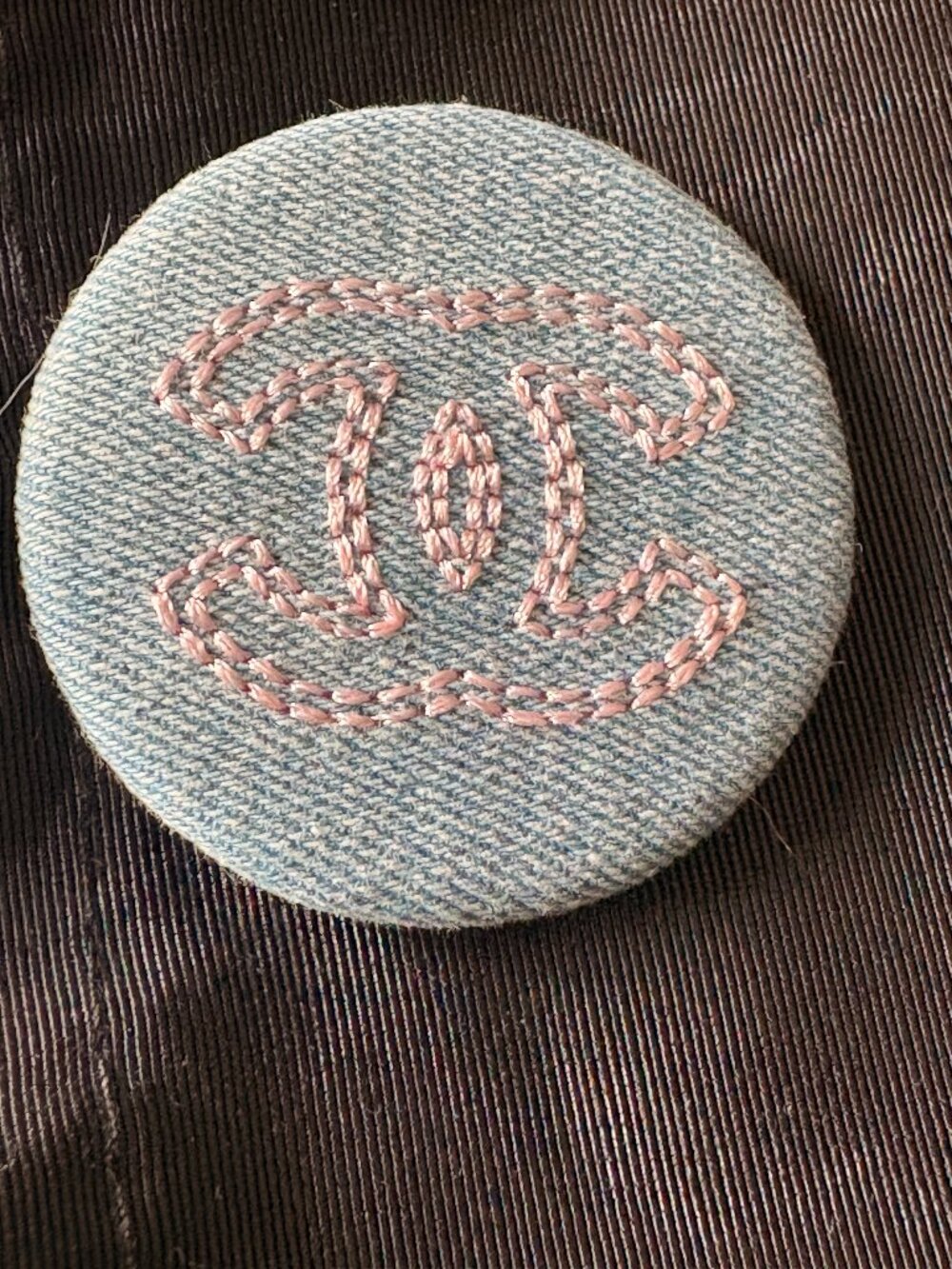 Chanel Beauty Gift With Purchase CC Denim Button Pin Brooch Blue Pink
